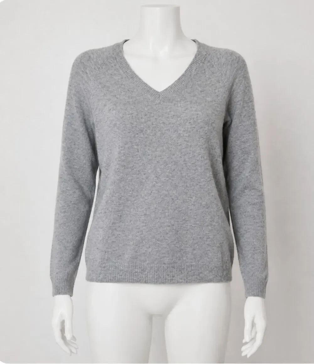 Love Tree Gray V-Neck Long Sleeve Pullover Sweater Banded Hem Thin Jumper Small